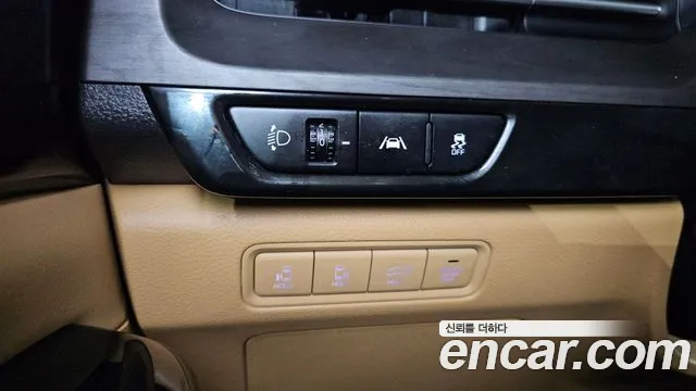 Kia Canival — Фото автомобиля 16