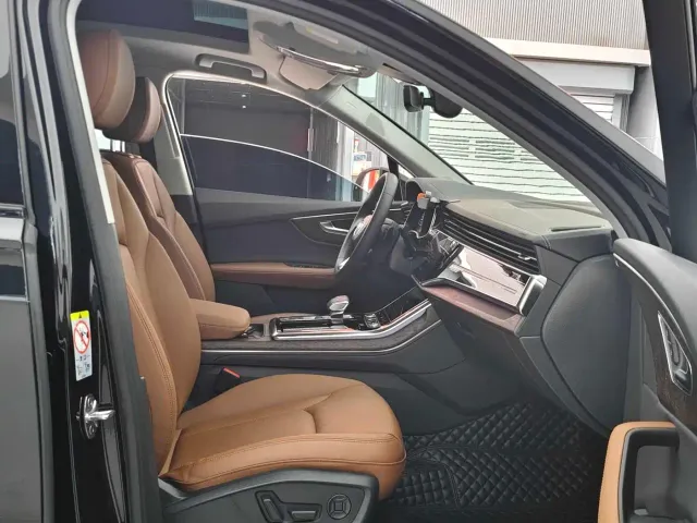Audi Q7 — Фото автомобиля 11