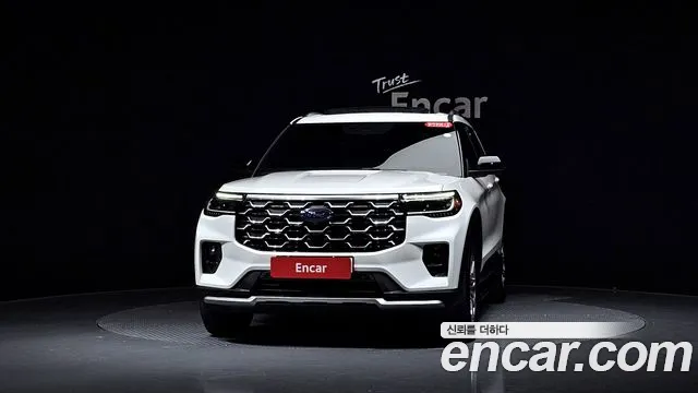Ford Explorer — Фото автомобиля 3