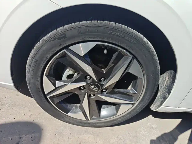 Hyundai Elantra — Фото автомобиля 22