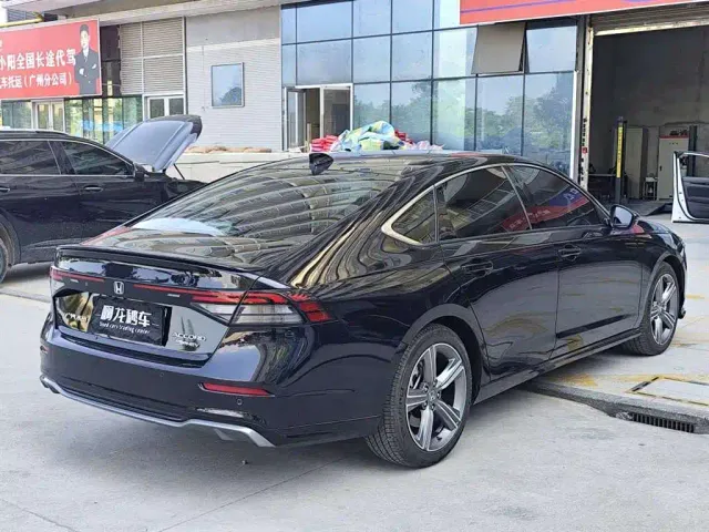 Honda Accord — Фото автомобиля 9