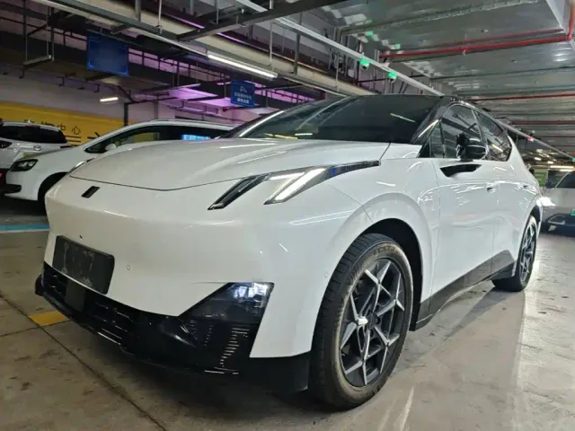 Фотография автомобиля — Lynk & Co Z20