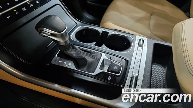 Kia Carnival Generation 4 — Фото автомобиля 12