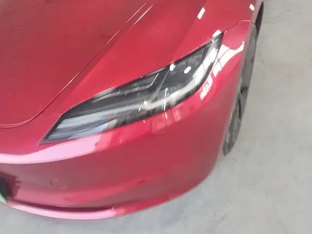 Tesla Model 3 — Фото автомобиля 23