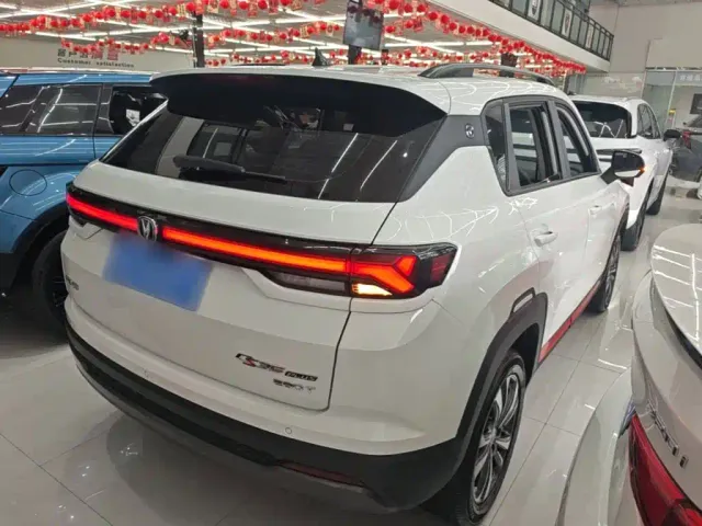 Changan CS35 Plus — Фото автомобиля 6
