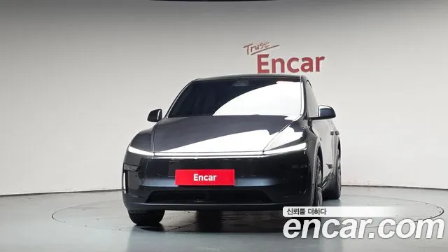 Tesla Model Y — Фото автомобиля 2