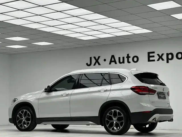 BMW X1 — Фото автомобиля 12