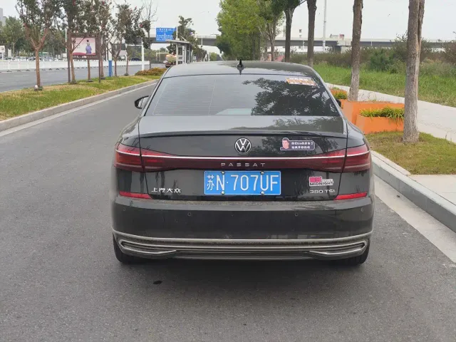 Volkswagen Passat — Фото автомобиля 5