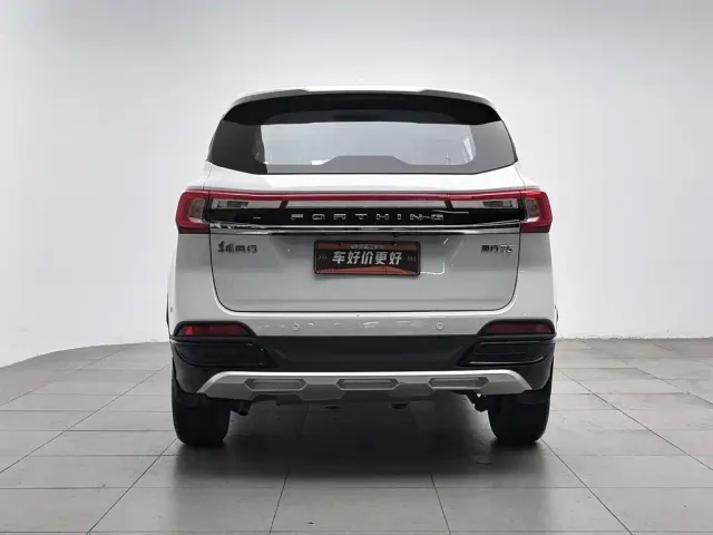 Forthing T5 — Фото автомобиля 4