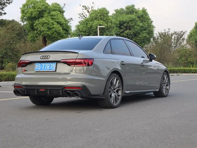 Audi S4 — Фото автомобиля 4
