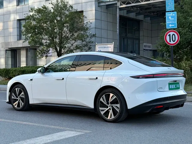 Nio ET5 — Фото автомобиля 4