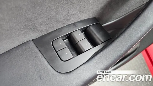 Tesla Model 3 — Фото автомобиля 27
