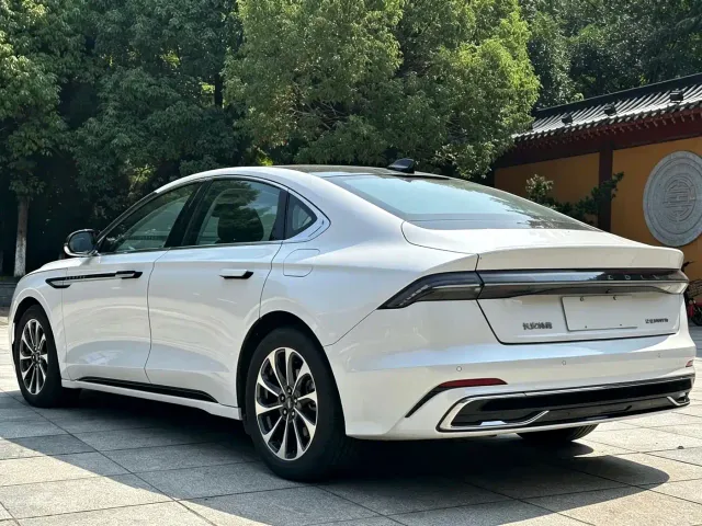 Lincoln Z — Фото автомобиля 3
