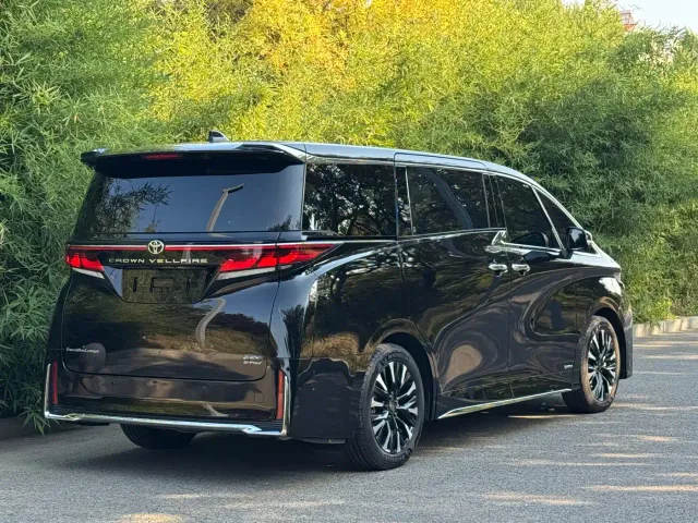 Toyota Vellfire — Фото автомобиля 15