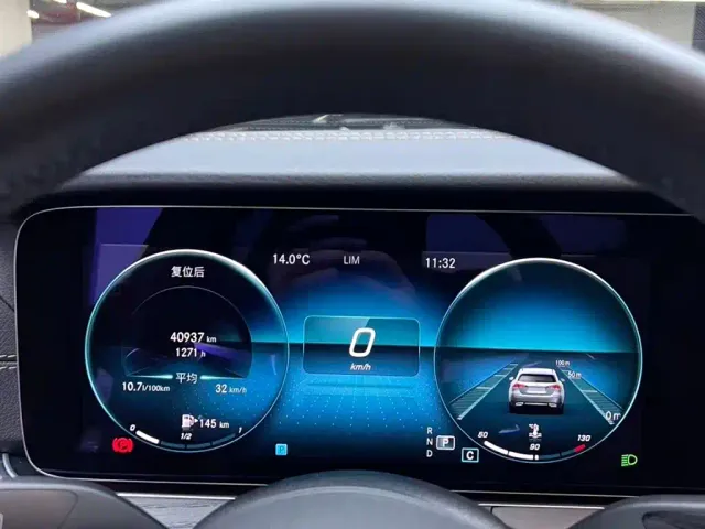 Mercedes-Benz E-Class — Фото автомобиля 17
