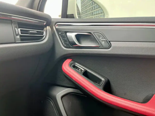 Porsche Macan — Фото автомобиля 11