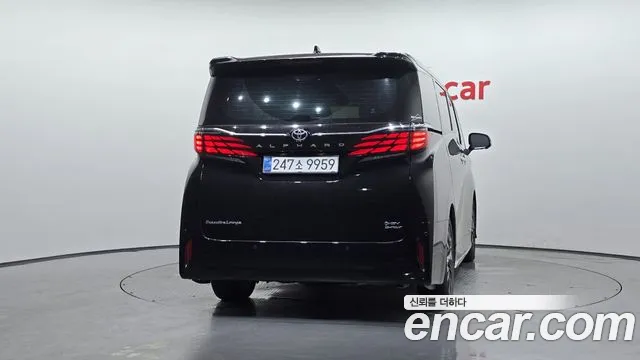 Toyota Alphard — Фото автомобиля 3
