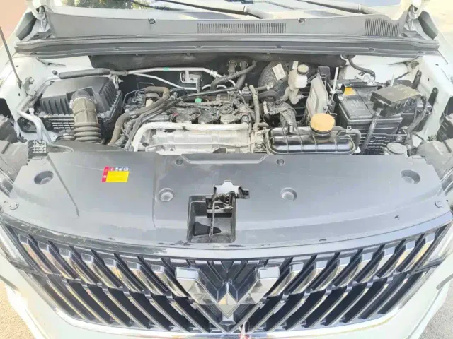 Wuling Jiachen — Фото автомобиля 9