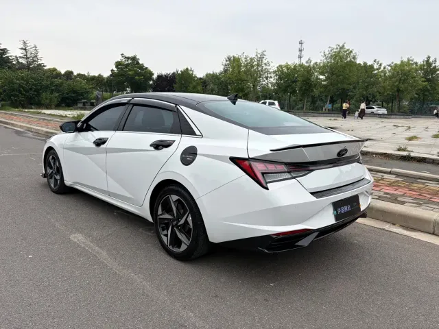 Hyundai Elantra — Фото автомобиля 6
