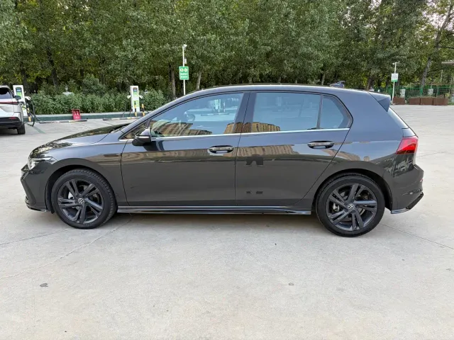 Volkswagen Golf — Фото автомобиля 8