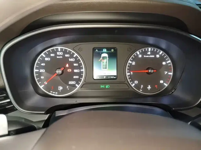 Roewe iMAX8 — Фото автомобиля 11