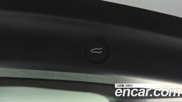 Tesla Model Y — Фото автомобиля 30