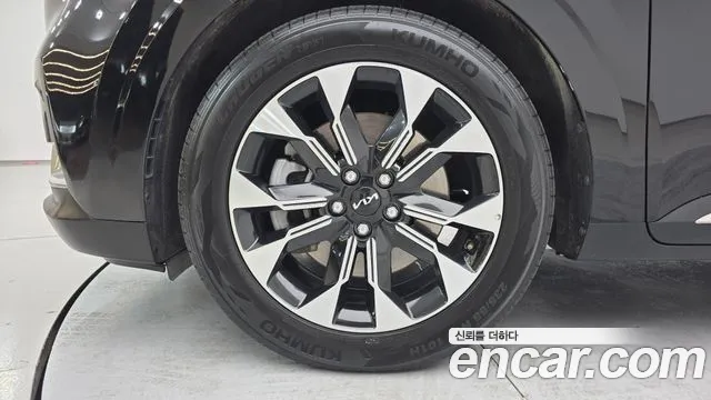 Kia Carnival 4th Gen — Фото автомобиля 5