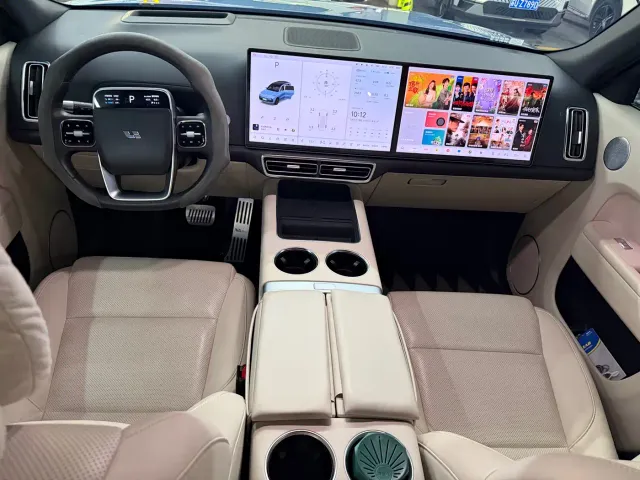 Li Auto L8 — Фото автомобиля 10