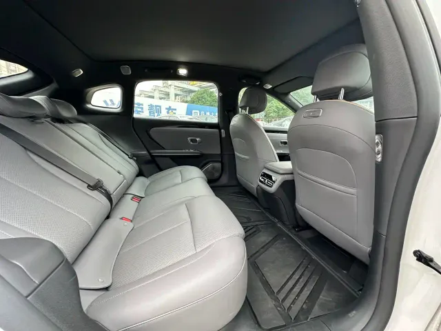 Changan Qiyuan A06 — Фото автомобиля 8