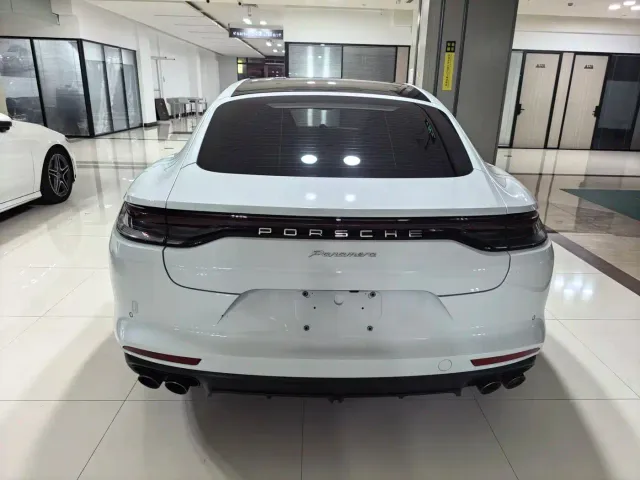 Porsche Panamera — Фото автомобиля 19