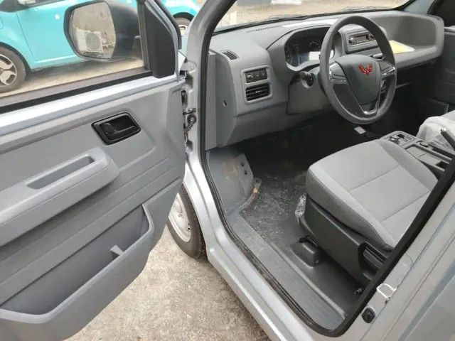 Wuling Yangguang — Фото автомобиля 15