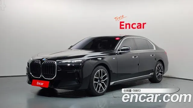 Фотография автомобиля — BMW 7 Series G70