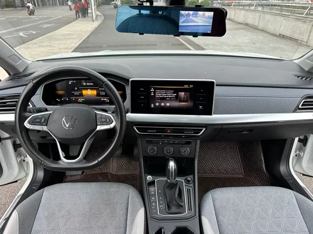 Volkswagen Lavida — Фото автомобиля 8