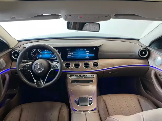 Mercedes-Benz E-Class — Фото автомобиля 5