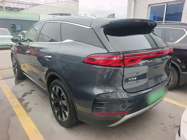 BYD Tang — Фото автомобиля 4