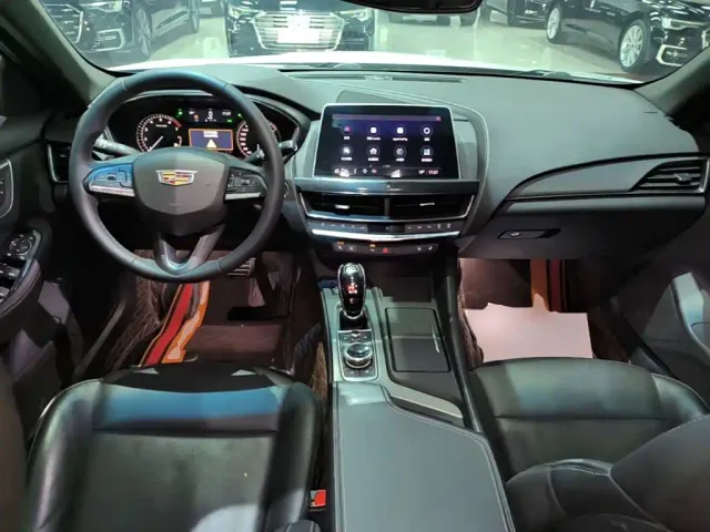 Cadillac CT5 — Фото автомобиля 9