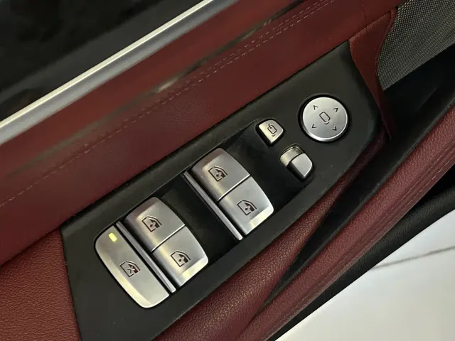 BMW 5 Series — Фото автомобиля 10
