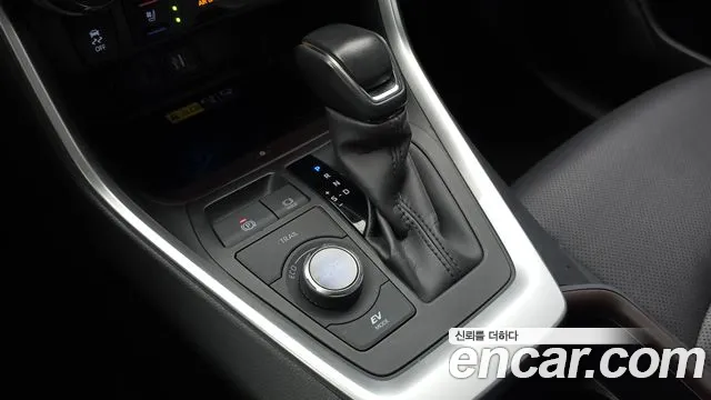 Toyota RAV4 — Фото автомобиля 9