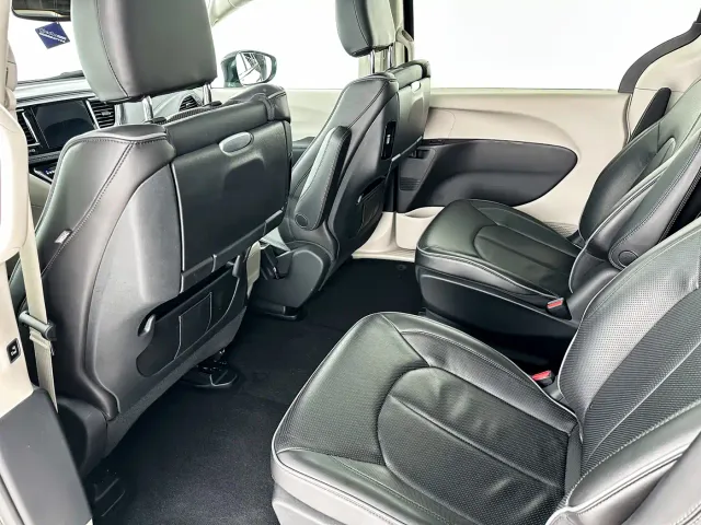 Chrysler Grand Caravan PHEV — Фото автомобиля 10