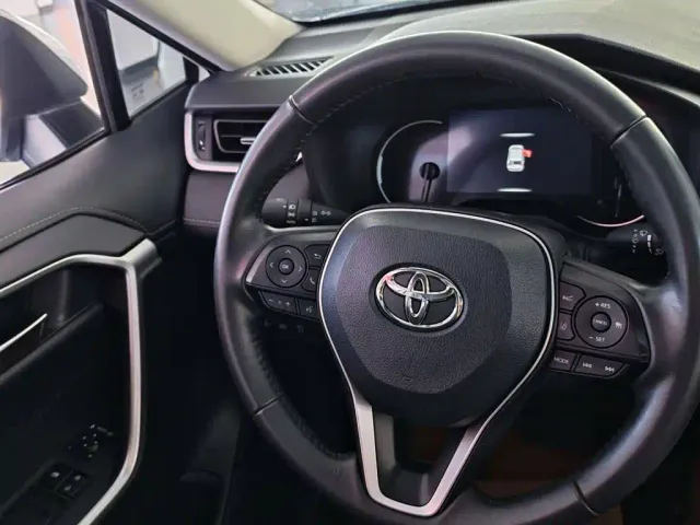 Toyota RAV4 — Фото автомобиля 2