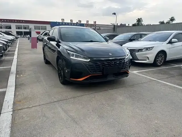 Dongfeng Yixuan — Фото автомобиля 3