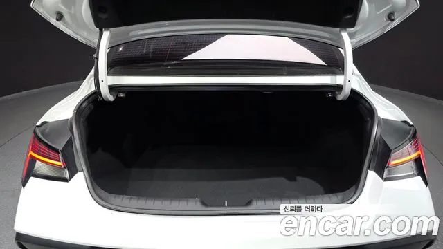 Hyundai AVANTE Новый Avante (CN7) — Фото автомобиля 20