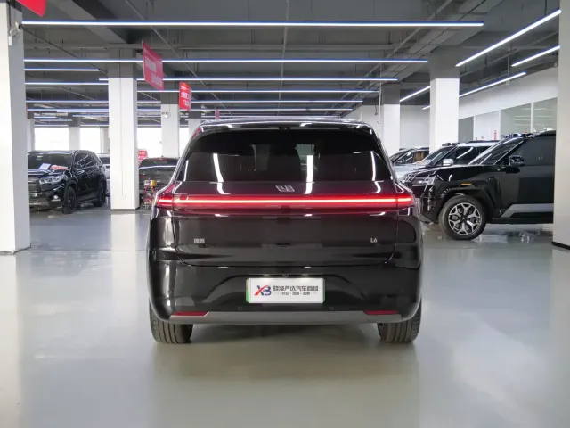Li Auto L6 — Фото автомобиля 6