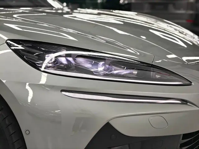 Denza Denza Z9GT 2024 Model 1100 AWD Max Edition — Фото автомобиля 5