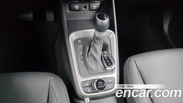 Hyundai Venue — Фото автомобиля 12