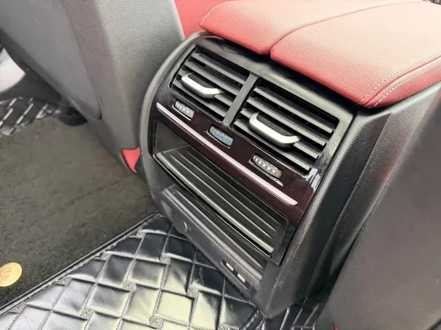BMW 5 Series — Фото автомобиля 12