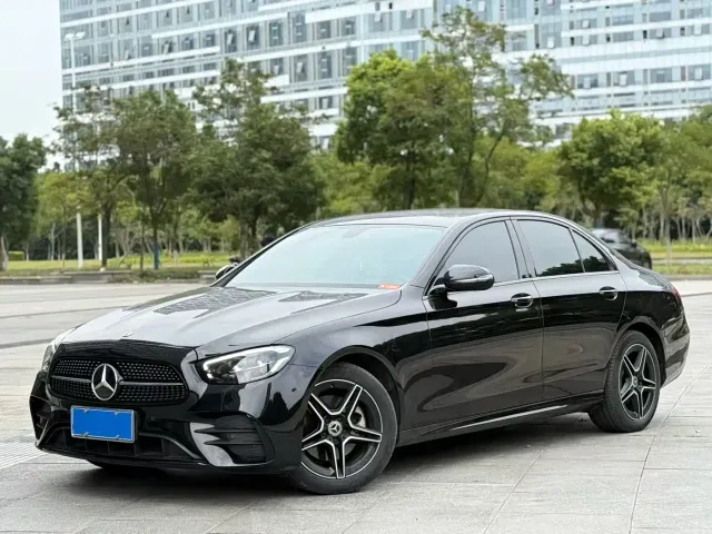 Фотография автомобиля — Mercedes-Benz E-Class