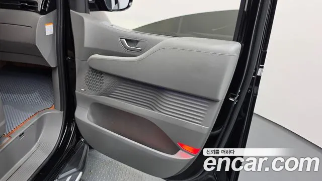Hyundai Staria — Фото автомобиля 13
