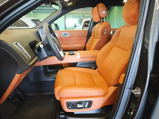 Li Auto L8 — Фото автомобиля 4