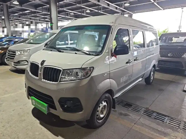 Фотография автомобиля — Jinbei New Hiace X30L